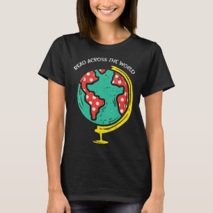 Frauen lesen in der weltweiten Bücherwurm T-Shirt