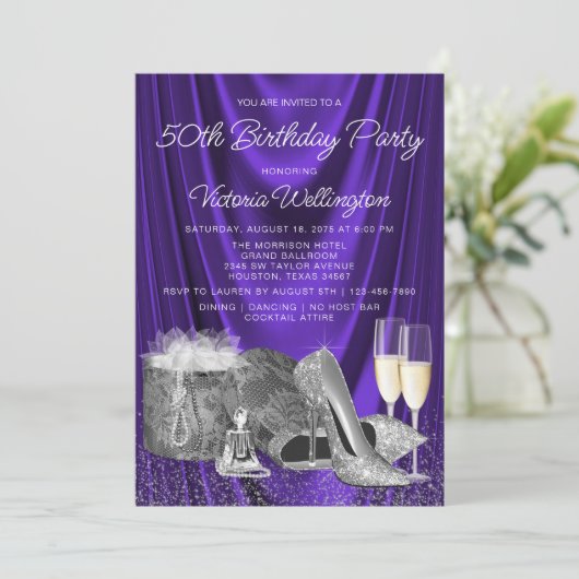 Frauen Lila Silberschuh Champagner Geburtstag Einladung (Stehend Vorderseite)