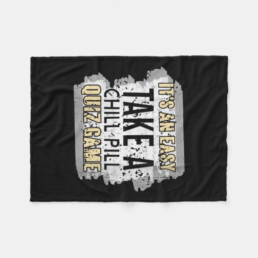 Frauen machen eine Pause beim Sonnenbad Quiz Game  Fleecedecke (Vorderseite (Horizontal))