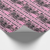 Frauen-März ganz über dem BS glatten Geschenkpapier (Ecke)