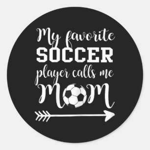 Frauen Mein Lieblingsfußballspieler nennt mich Mam Runder Aufkleber