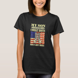 Frauen meinen Sohn trägt Kampfstiefel T-Shirt