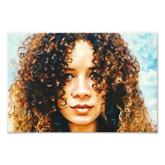 Frauen mit Curly Hair unter blauem Himmel Hintergr Fotodruck (Vorne)