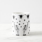 Frauen mit Sternenhimmel, Hexenhand mit Kaffeetasse (Mittel)