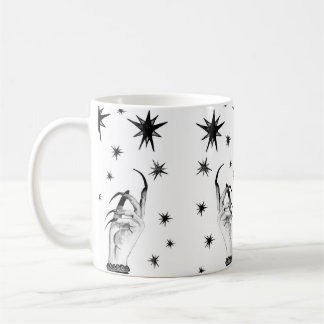 Frauen mit Sternenhimmel, Hexenhand mit Kaffeetasse
