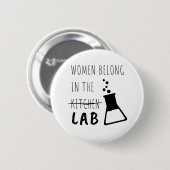 Frauen nehmen an einem Zitat von weiblichen Wissen Button (Vorne & Hinten)