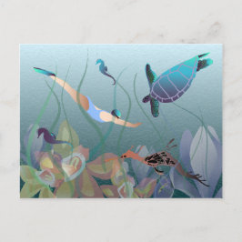 Frauen schwimmen unter Wasser mit Schildkröte Postkarte