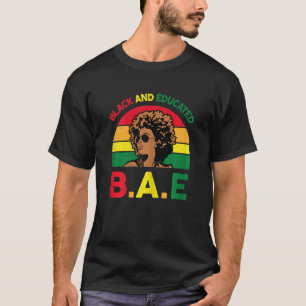 Frauen sind schwarz und bilden Afro Queen African T-Shirt