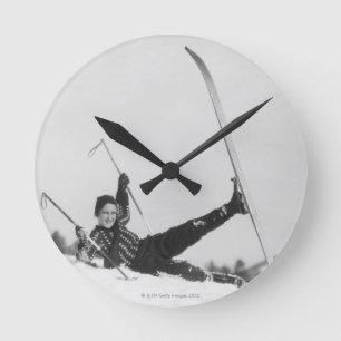 Frauen-Skifahrer 2 Runde Wanduhr