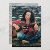 Frauen spielen Musik mit akustischer Gitarre Einladung (Vorne/Hinten)