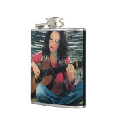 Frauen spielen Musik mit akustischer Gitarre Flachmann (Links)