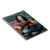 Frauen spielen Musik mit akustischer Gitarre Notizblock (Rechte Seite)