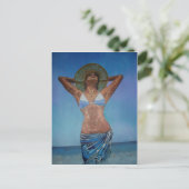 Frauen tragen Hut und Sarong Spaß Sommer Postkarte (Stehend Vorderseite)