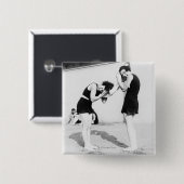 Frauen tränken am Strand ihr Haar Button (Vorne & Hinten)