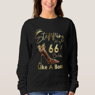 Frauen treten in meinen 66. Geburtstag ein wie ein Sweatshirt