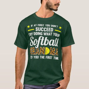 Frauen tun, was Ihr Softball-Großmutter-Softball-G T-Shirt