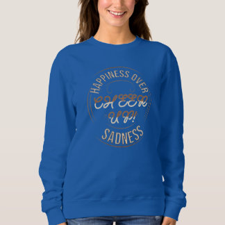 FRAUEN WÄHLEN SICH GLÜCKLICH HOCH MIT SCHWEISSHEMD SWEATSHIRT
