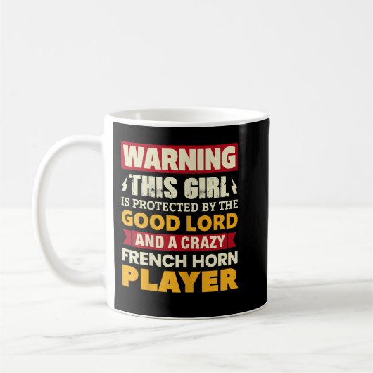 Frauen warnen! Mädchen wird vom französischen Horn Kaffeetasse (Links)