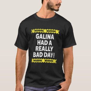 Frauen warnten Galina vor einem wirklich schlechte T-Shirt