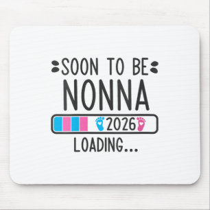 Frauen werden bald Nonna 2026 beim Laden von Schwa Mousepad