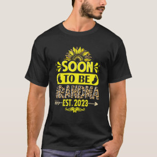 Frauen werden bald Oma 2023 mit Blume Mama Mot T-Shirt