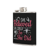 Frauengymnastik - Sie glaubte, sie könne Flachmann (Links)