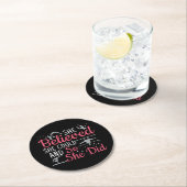 Frauengymnastik - Sie glaubte, sie könne Runder Pappuntersetzer (Vor Ort)