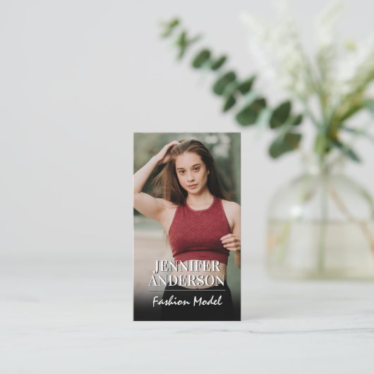 Frauenmodell bei Sportwagen-Visitenkarte Visitenkarte (Stehend Vorderseite)