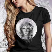 Frauenportrait mit Moths Surreal Dark Fantasy Art T-Shirt