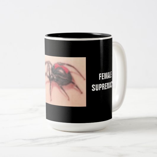 FRAUENÜBERLEBUNG! ZWEIFARBIGE TASSE (VorderseiteRechts)