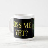 Fräulein Me Yet Bush Mugs Kaffeetasse (Vorderseite Links)