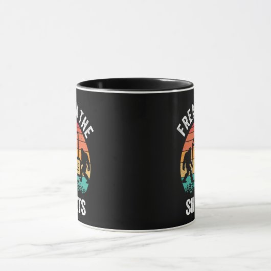 FREAK IN THE SHEETS SASQUATCH RETRO SUNSET TASSE (Zentrum)