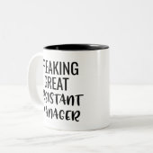 Freaking Great Assistant Manager Zweifarbige Tasse (Vorderseite Links)