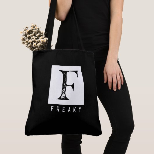 Freaky Bold Typografie Schwarz-Weiß-Design Tasche (Von Nahem)