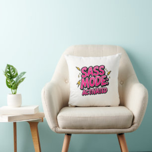 Freche Attitüde und knallige Pop-Art Kissen