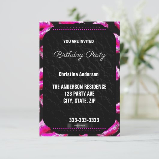 Frecher rosa Lippengeburtstag Einladung (Stehend Vorderseite)
