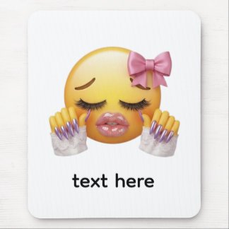 Freches Errötendes Emoji mit rosa Schleife & lange Mousepad