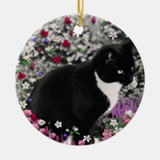 Freckles in den Blumen II - Tuxedokitty-Katze Keramikornament