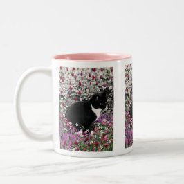 Freckles in den Blumen II - Tuxedokitty-Katze Zweifarbige Tasse