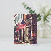 Fredericksburg VA - Straße mit amerikanischen Flag Postkarte (Stehend Vorderseite)