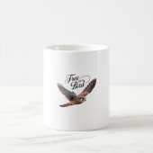 Free as a Bird - American Kestrel in Flight Inspip Kaffeetasse (Mittel)