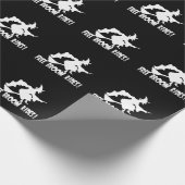 Free Broom Rides Funny Witch Geschenkpapier (Ecke)