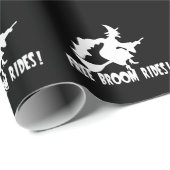 Free Broom Rides Funny Witch Geschenkpapier (Rolleneckpunkt)