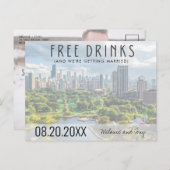 Free Drinks Chicago Skyline Wedding Save the Date Ankündigungspostkarte (Vorne/Hinten)