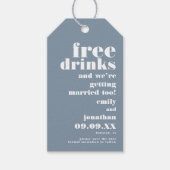 Free Drinks Getting Married Blue Save the Date Geschenkanhänger (Vorderseite)