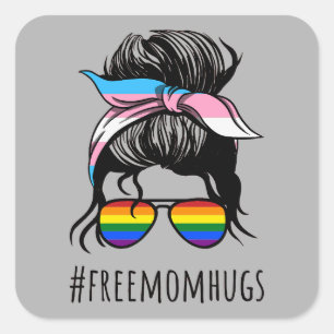 Free Mama Hugs IV - Messy Bun Rainbow Gay Trans Quadratischer Aufkleber
