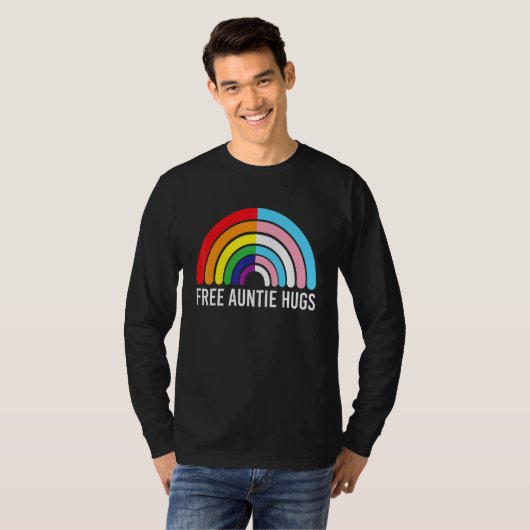 Free Tuntie Hugs Rainbow Transgender Flag Lgbtq Ga T-Shirt (Vorne ganz)