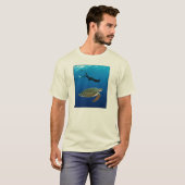 Freediver und grüne Schildkröte - Bio. Weiß (Männe T-Shirt (Vorne ganz)