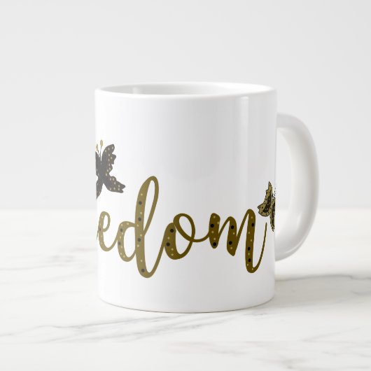 Freedom Golden Boho Spring Butterfly Calligraphy Jumbo-Tasse (Vorderseite Rechts)