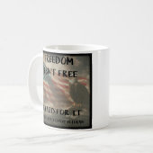 Freedom ist keine kostenlose Tasse der Marine (Vorderseite Links)